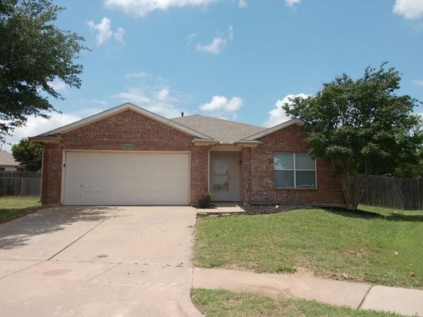 1401 Horseshoe Bend Court , Fort Worth, TX 76131
