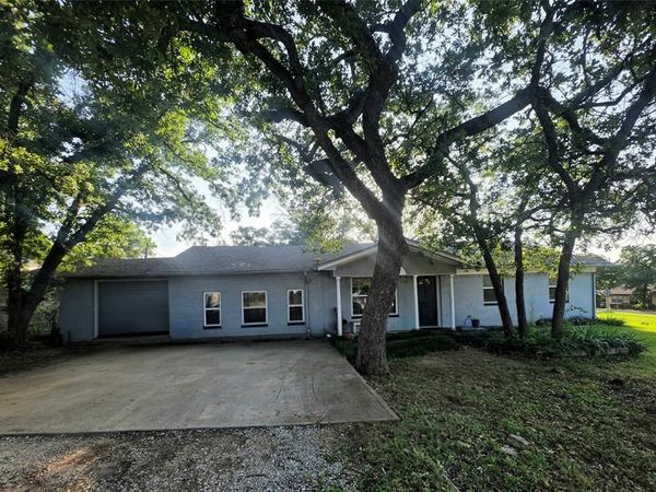 417 Cedarwood Street, Azle, TX 76020