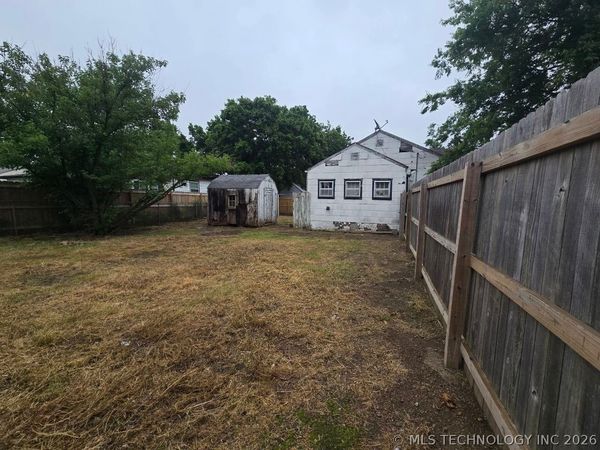 4604 Tuxedo , Bartlesville, OK 74006