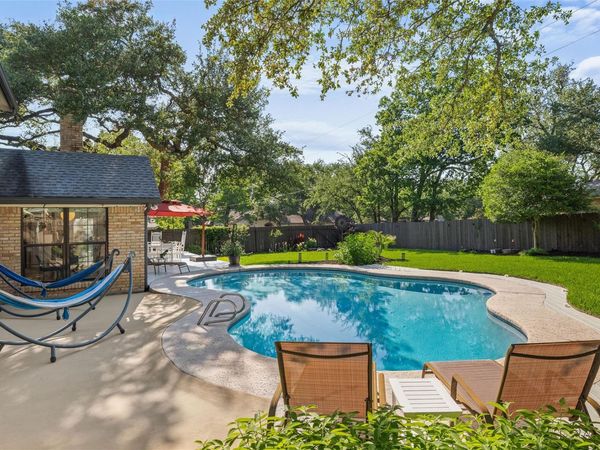 10721 Fountainbleu CIR, Austin, TX 78750