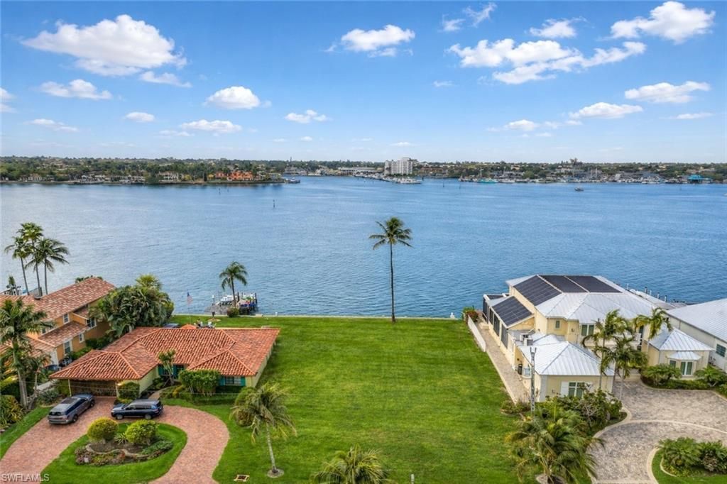 1535 Dolphin Ln , Naples, FL 34102 Photo