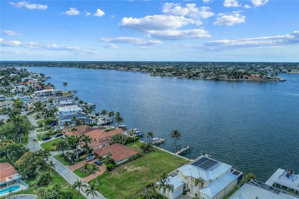 1535 Dolphin Ln , Naples, FL 34102 Photo