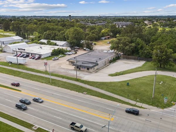 15201 Hickman Road, Clive, IA 50325
