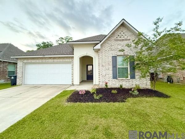 822 Palmetto Point Dr, Baton Rouge, LA 70820