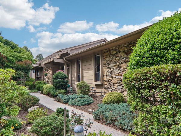 138 Woodbridge Drive , Laurel Park, NC 28739