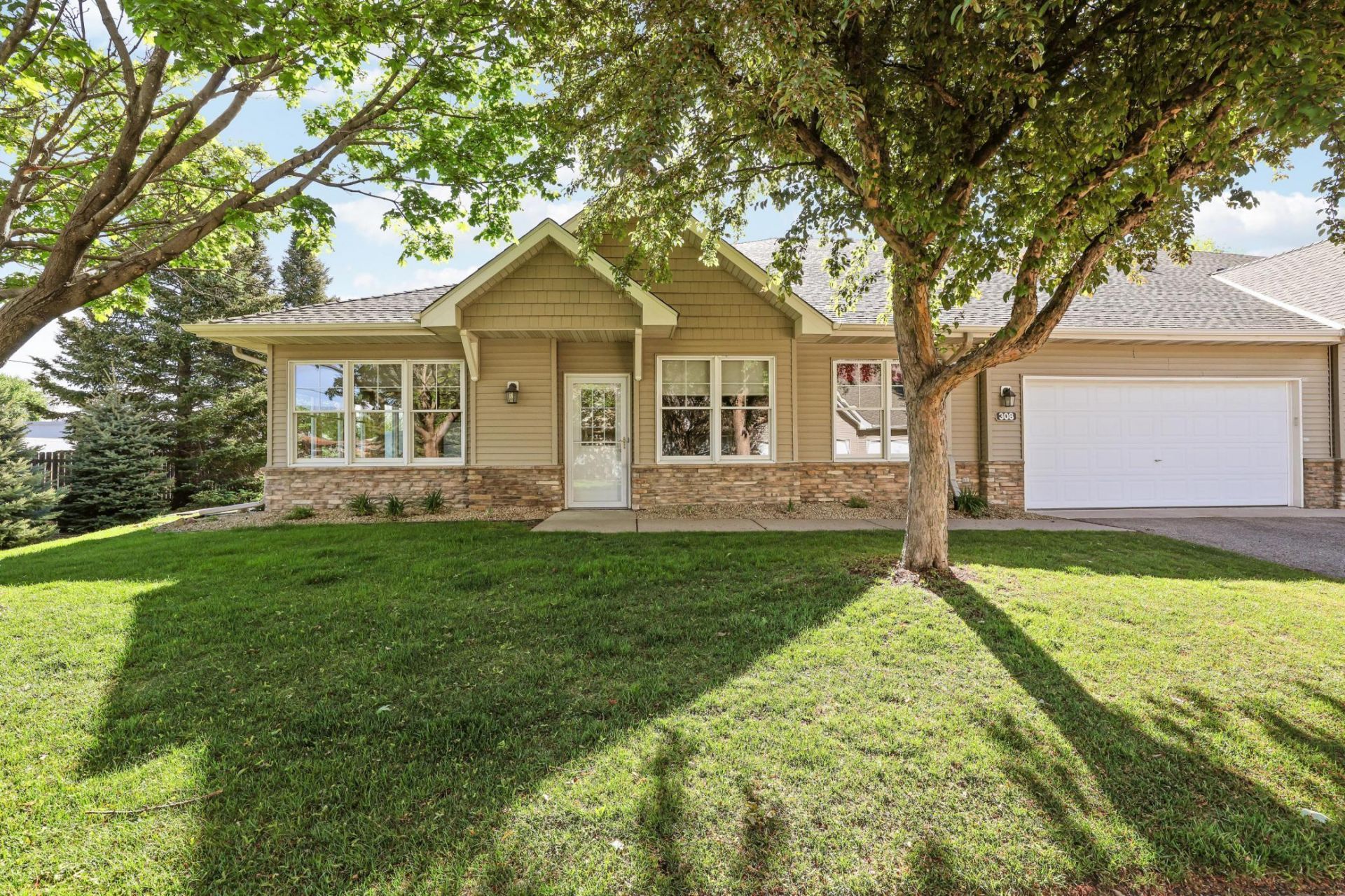 308 Hayes Drive , Hastings, MN 55033