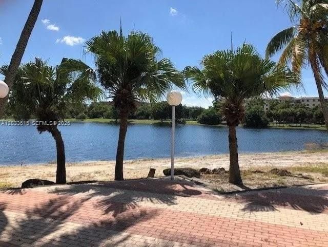 9351 Fontainebleau Blvd , Unit B409, Miami, FL 33172 Photo