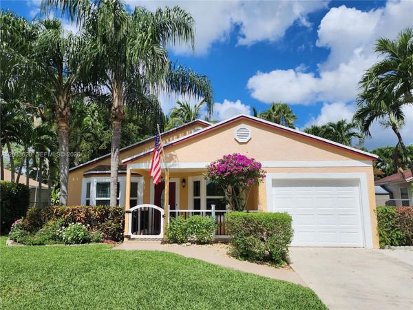 Davie, FL 33325