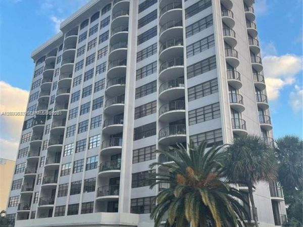 66 N Valencia Ave, Unit PH2A, Coral Gables, FL 33134