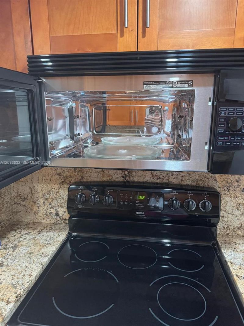 66 N Valencia Ave, Unit PH2A, Coral Gables, FL 33134 Photo