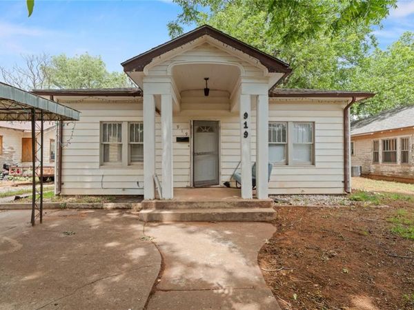 919 W 2nd Street, Elk City, OK 73644