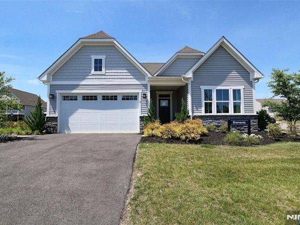 2 Redwood Run, MANSFIELD, NJ 08022