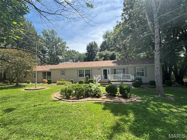 21844 Dove Lane , Carlyle, IL 62231