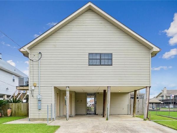 4917 LISA ANN Drive , Barataria, LA 70036