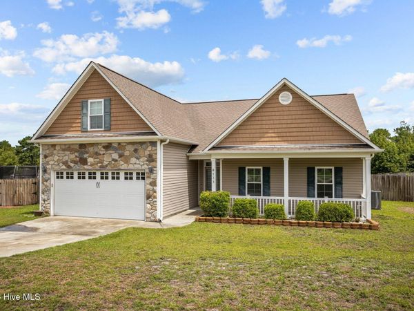 514 Aberdineshire Court, Hubert, NC 28539