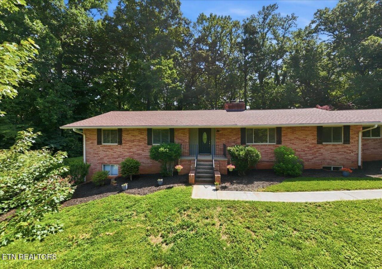 3304 Timberlake Drive, Knoxville, TN 37920 Main Photo