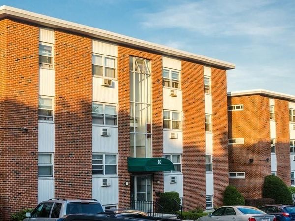 10 Commonwealth Ct, Unit 2, Boston, MA 02135