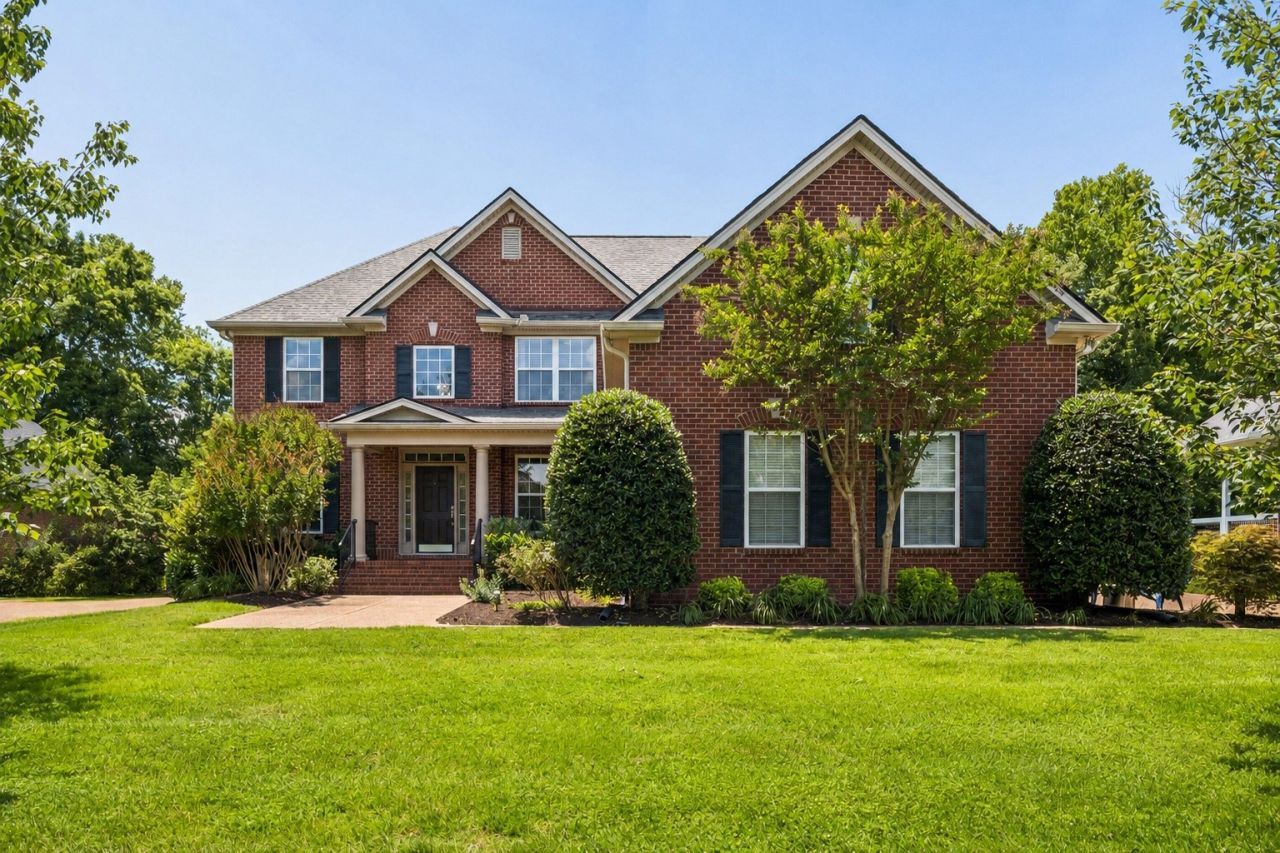 330 Shadow Creek Dr , Brentwood, TN 37027 Main Photo