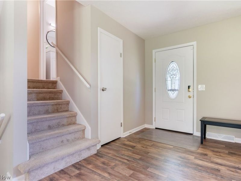 5732 Benjamin Street SW, Canton, OH 44706 Photo 2