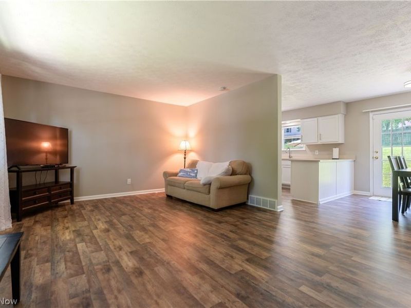 5732 Benjamin Street SW, Canton, OH 44706 Photo 3