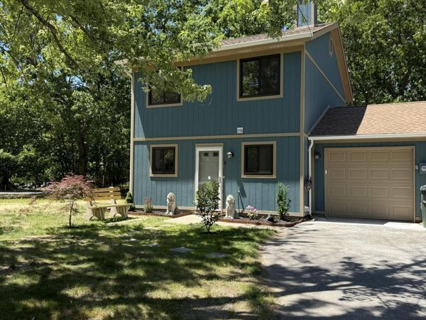 5 Canary Circle, Howell, NJ 07731