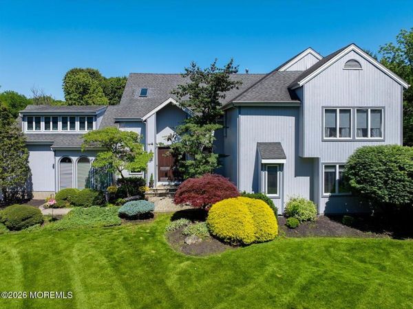 2 Richards Way, Holmdel, NJ 07733
