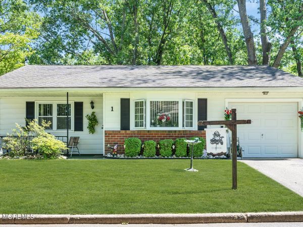 1 N Dakota Avenue, Whiting, NJ 08759