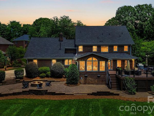 300 Quill Lane, Matthews, NC 28105