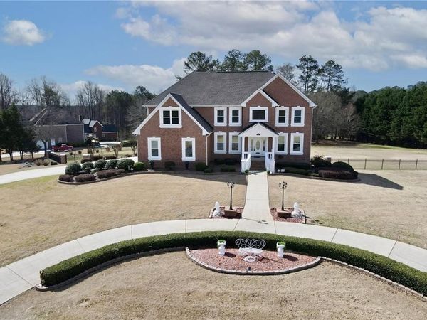 2515 Richards Walk , Loganville, GA 30052
