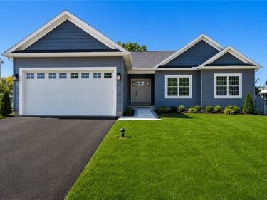 6208 Leslieanne Path, Cicero, NY 13039