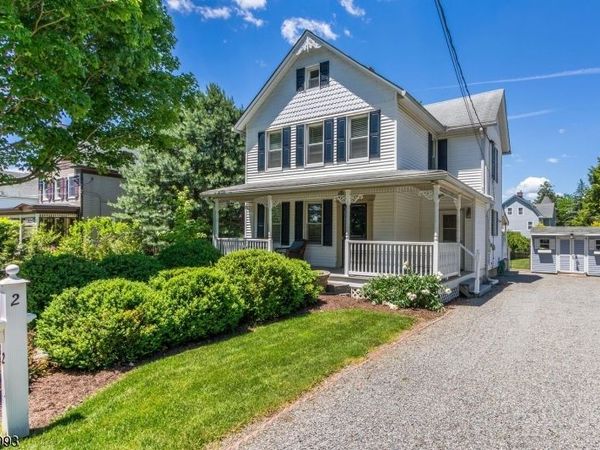 2 Overlook Ave, Peapack Gladstone, NJ 07934