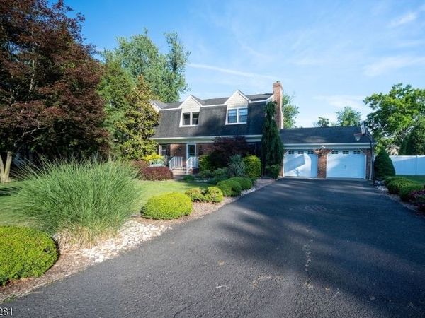 207 Grant Ave, Middlesex, NJ 08846