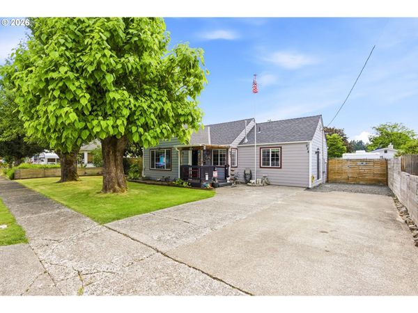 924 7TH AVE, Sweet Home, OR 97386