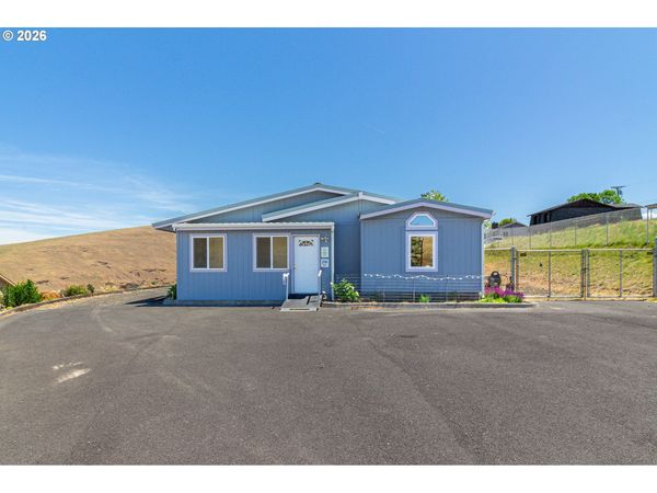 235 SKYLINE DR, Heppner, OR 97836