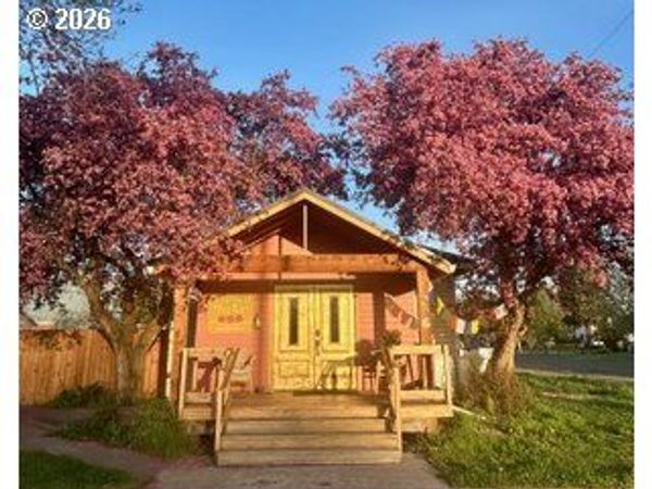 206 NE 1ST ST, Enterprise, OR 97828