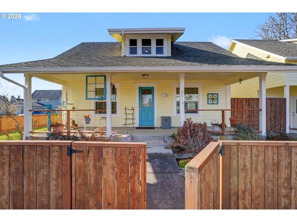2116 WAVERLY DR, Albany, OR 97322