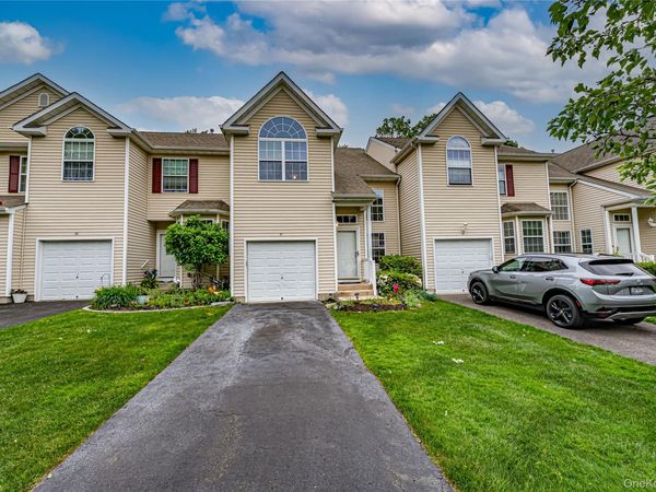 31 Cranberry Circle , Medford, NY 11763