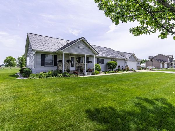 1335 S 700 West, Topeka, IN 46571