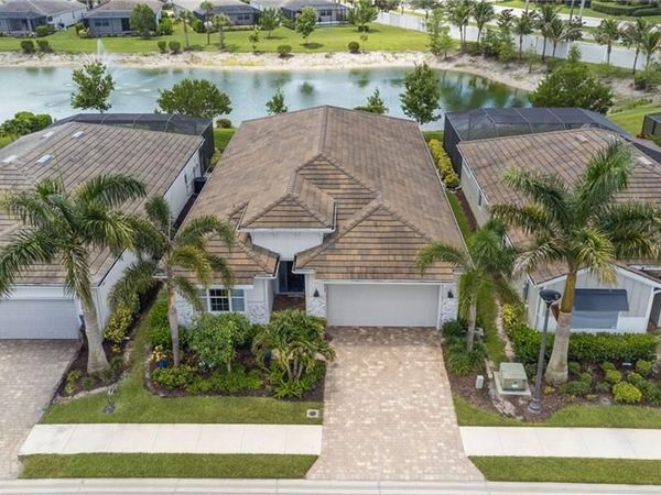 28024 Seasons Tide AVE, BONITA SPRINGS, FL 34135