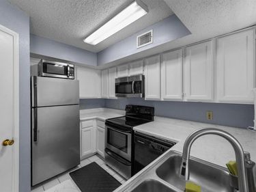 9815 Walnut Street, Unit 204, Dallas, TX 75243