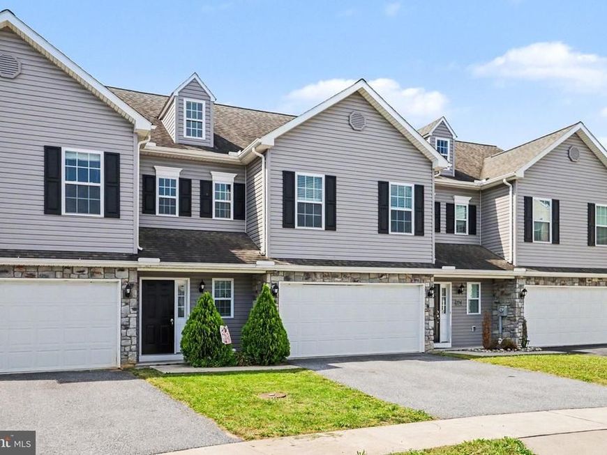 186 Braeburn Way, Palmyra, PA 17078 Main Photo