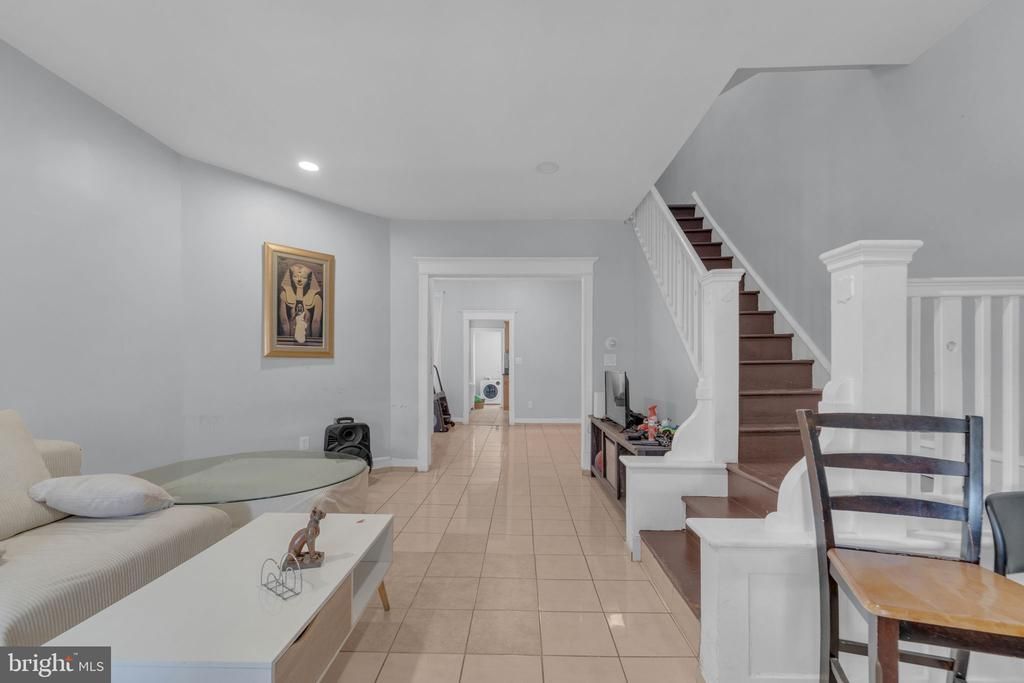 229 E Rockland Street, Philadelphia, PA 19120 Main Photo
