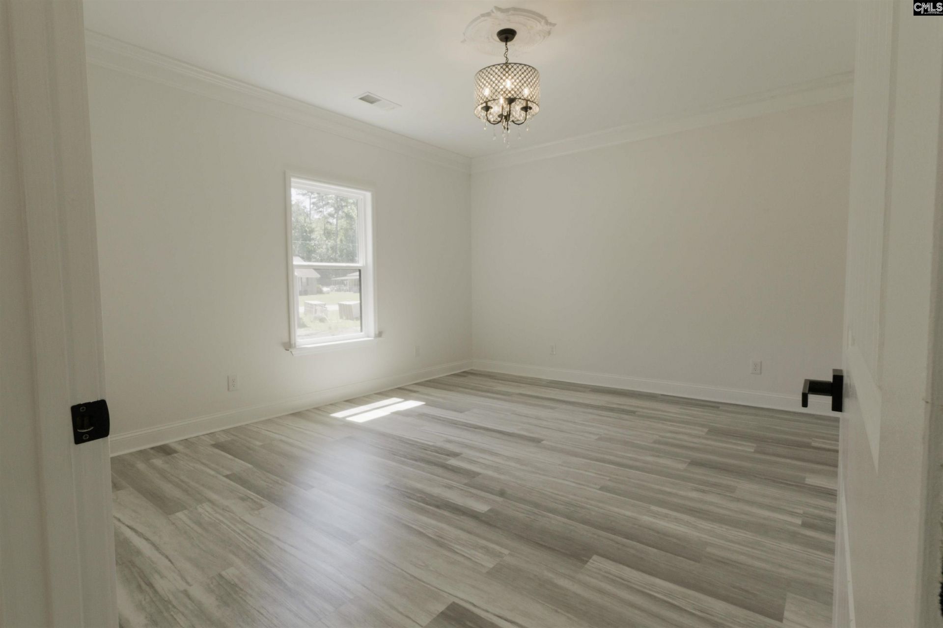 1515 Paul Street E Photo 10