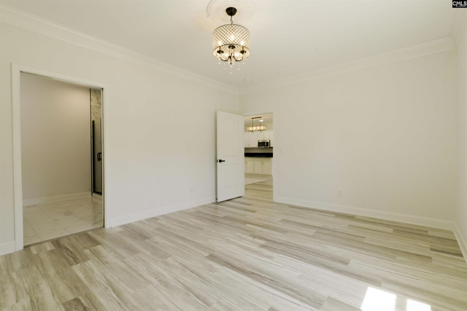 1515 Paul Street E Photo 11