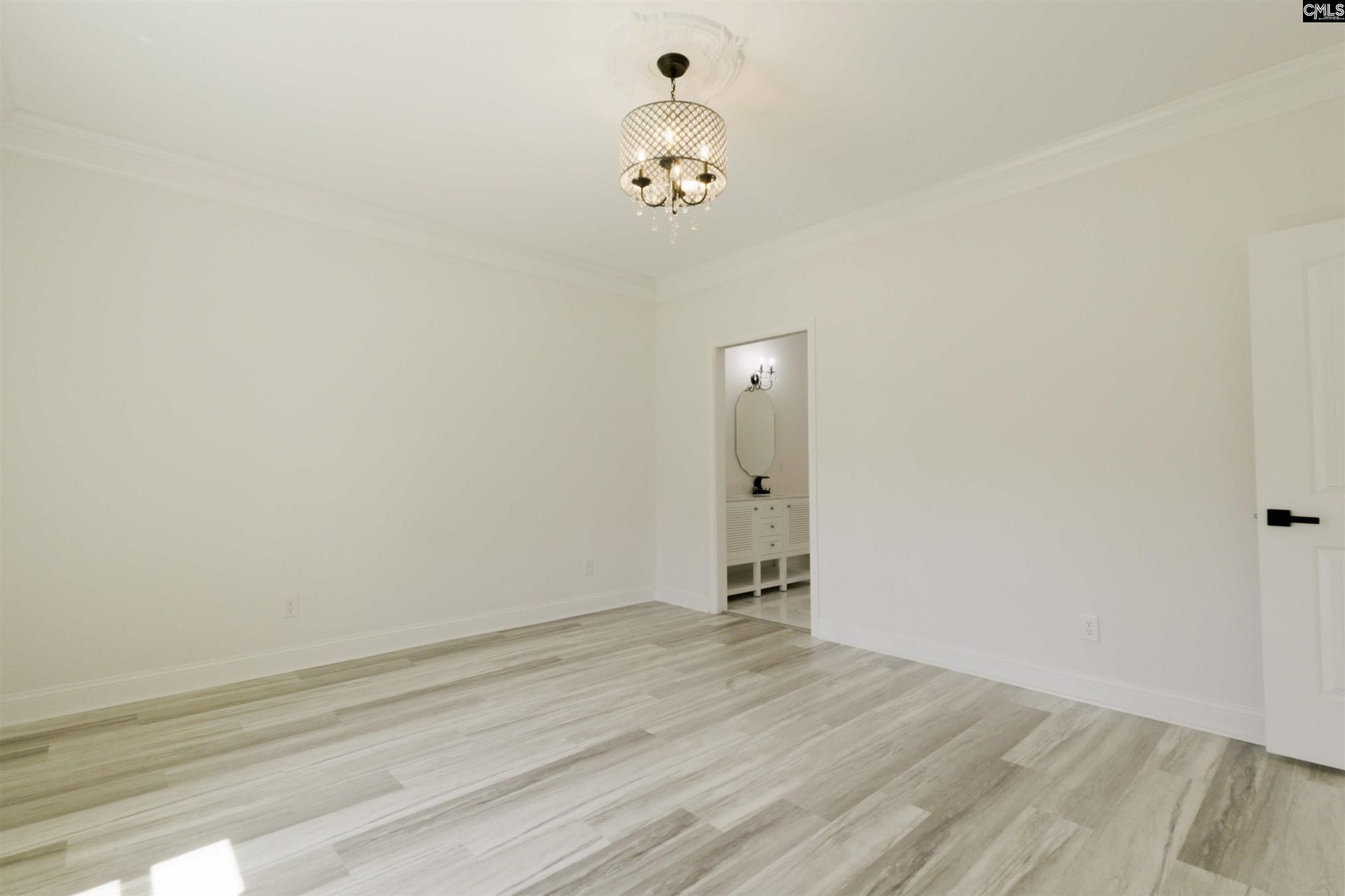 1515 Paul Street E Photo 12