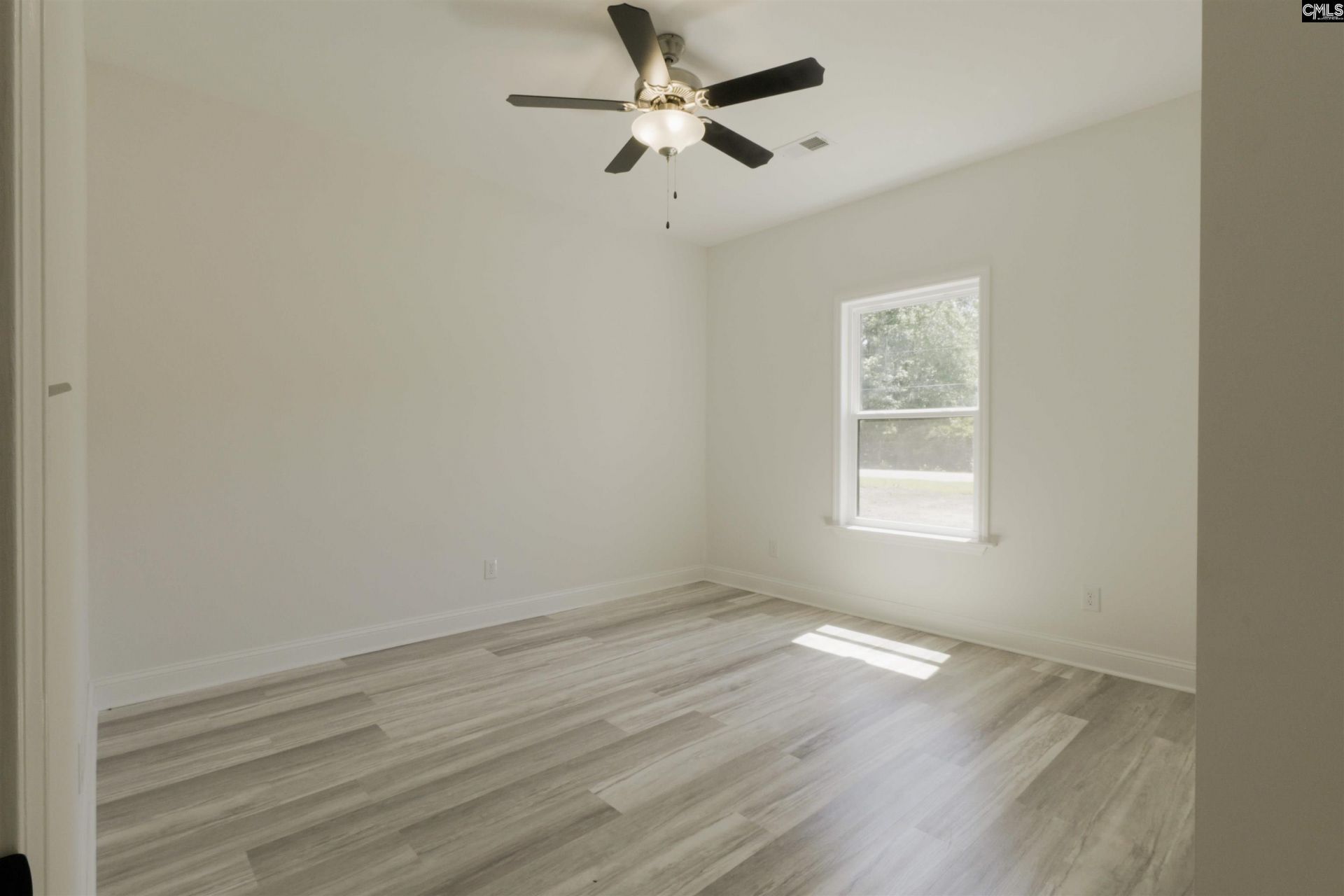 1515 Paul Street E Photo 20