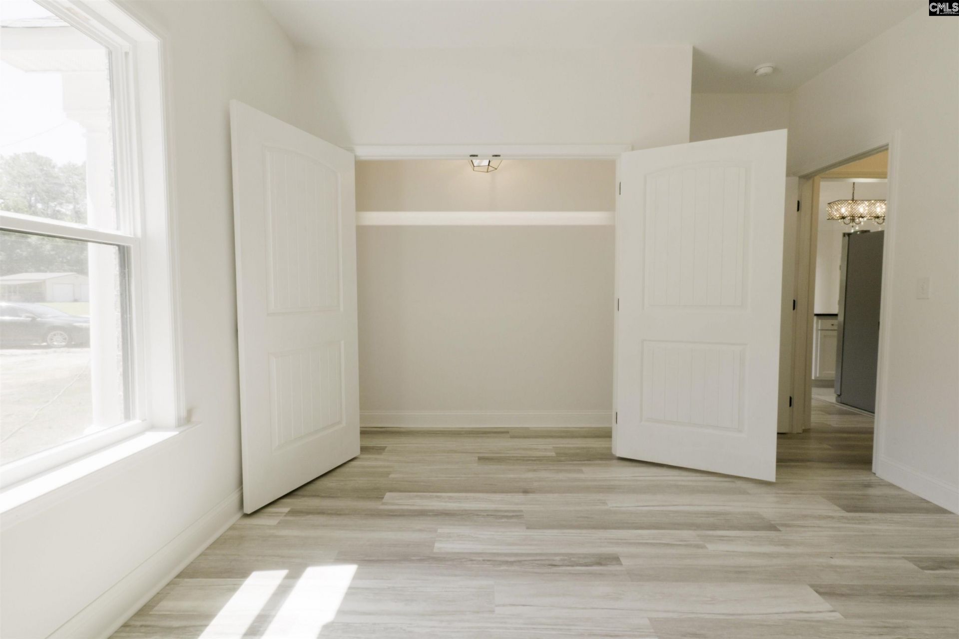 1515 Paul Street E Photo 22