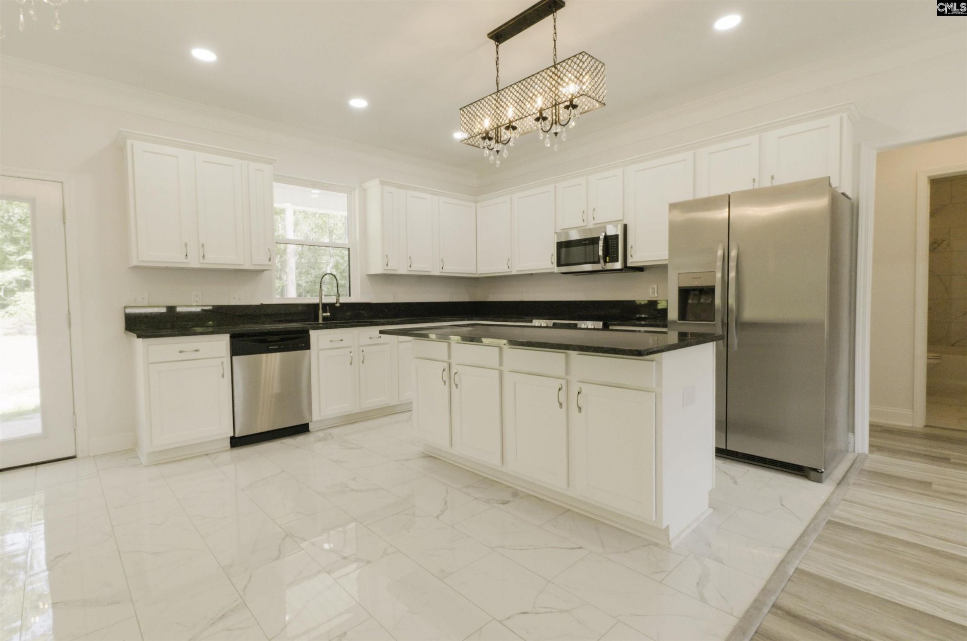 1515 Paul Street E Photo 5