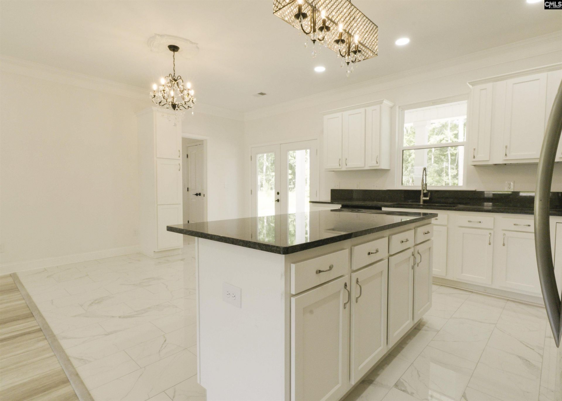 1515 Paul Street E Photo 6
