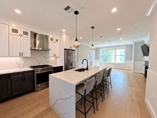 113 Beacon Street, Unit B, Somerville, MA 02143